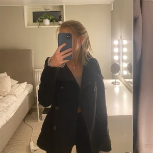 kappa - superfin kort kappa🥰🥰 väldigt bra skick och knappt använd!  budgivning tills ikväll då många är intresserade❤️