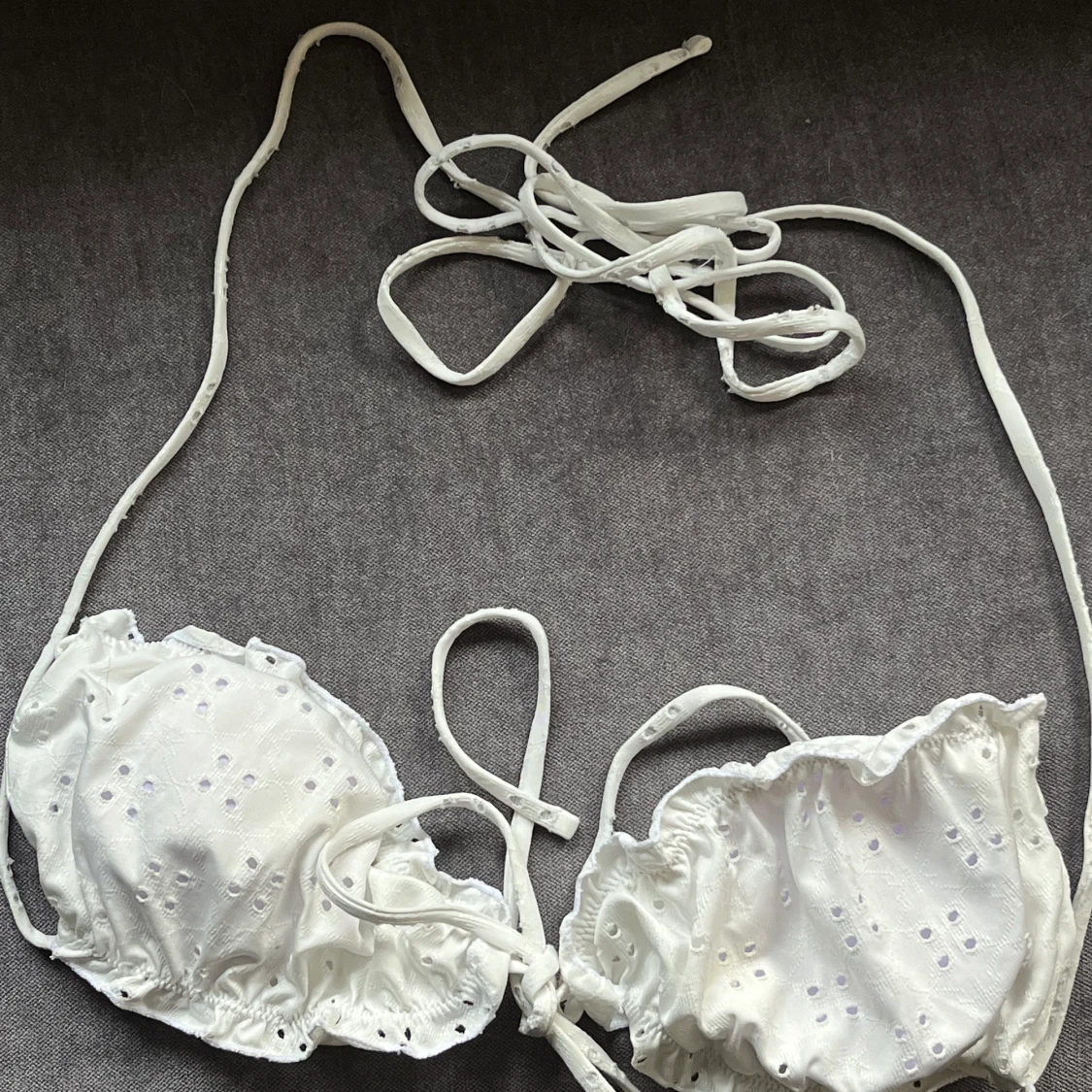 Jättfin bikinitopp med knyte - 90