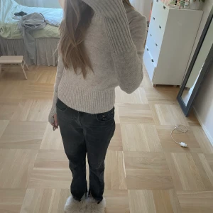 Stickad tröja - Så cool tröja!! Jättenajs modell❣️❣️❣️