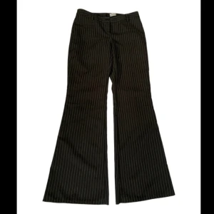 y2k - jättefina byxor av vintage märket melrose - bella hadid y2k vibe. aldrig använda eftersom för små. passar S-mindre M