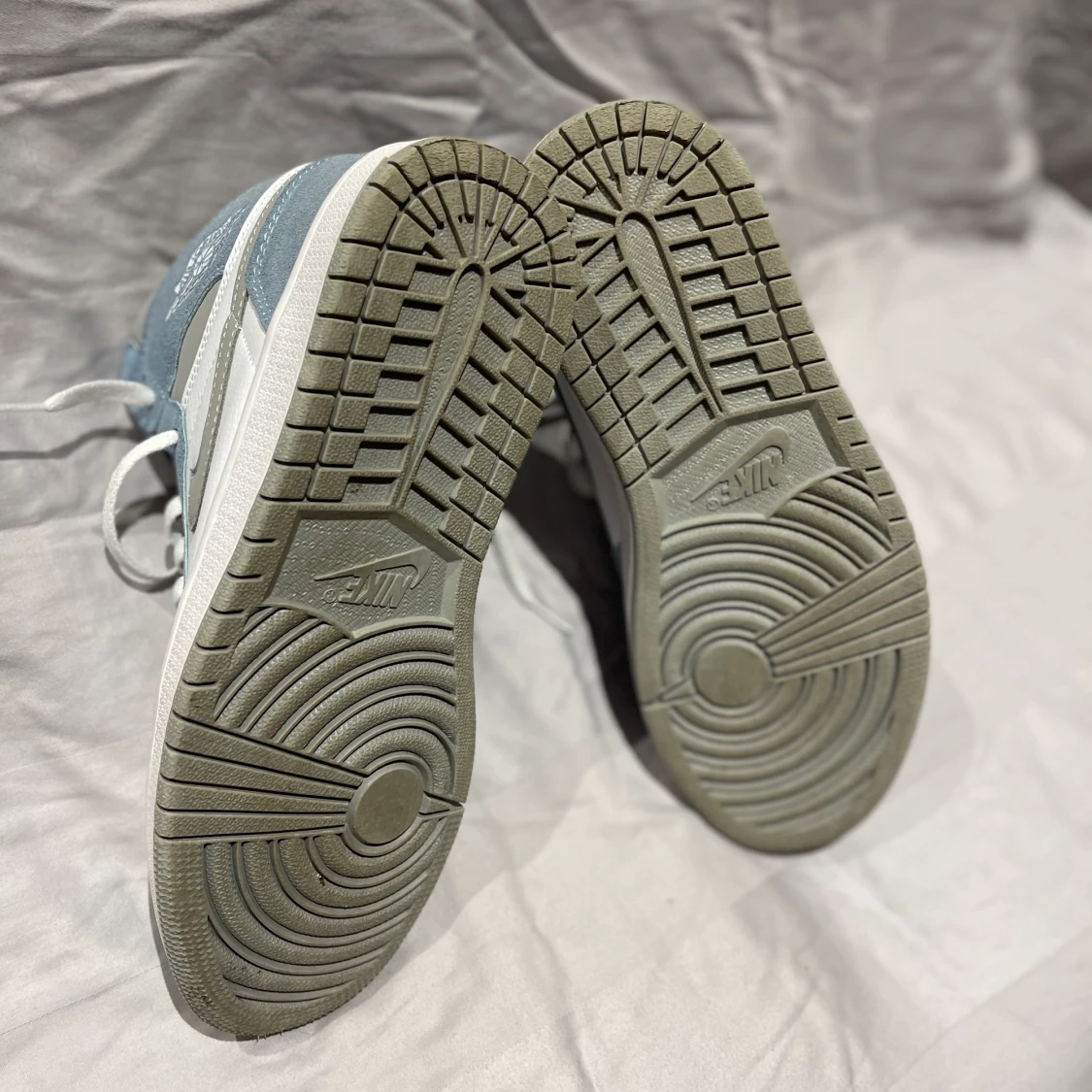 Nike Air Jordan 1 Ljusblå Mocca - 90