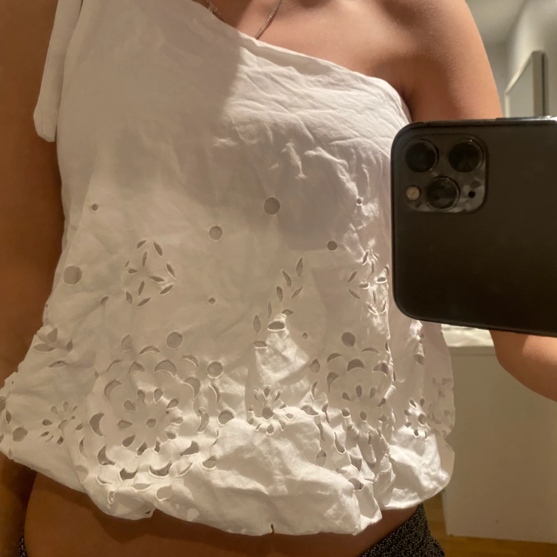 One shoulder tröja  - 90