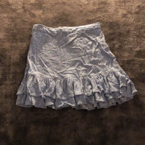 Lindex kjol - Hej säljer en jättefin Lindex kjol