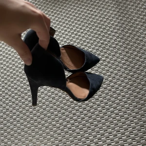 Klackskor  - Jättefina klackar, säljer på grund av för små! 