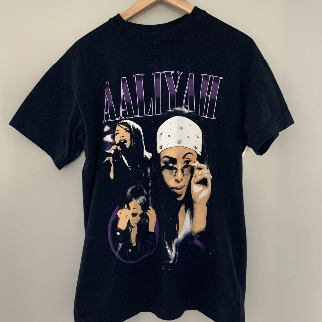 T-shirt med Aaliyah tryck