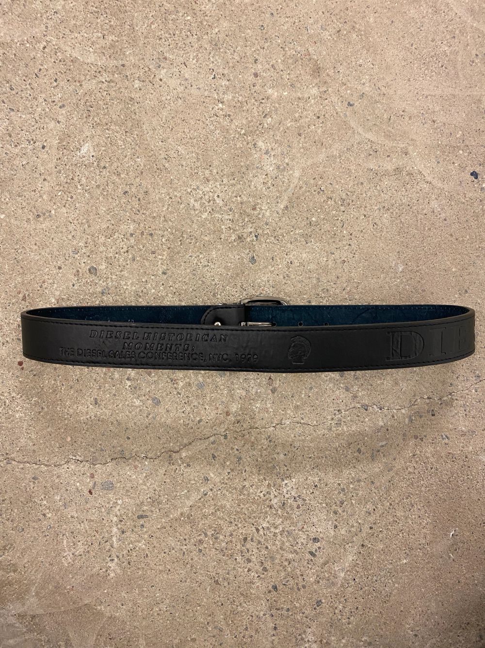 Ett Diesel bälte i fint skick med inga större skador med lite tecken på användning. Vid fler frågor eller mått tveka inte att kontakta oss!. Accessoarer.