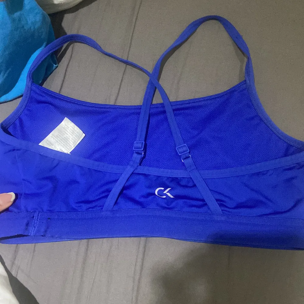 äkta Clavin klein Sport bra! Very comfortable and good material😊💙 Price can be discussed:). Toppar.