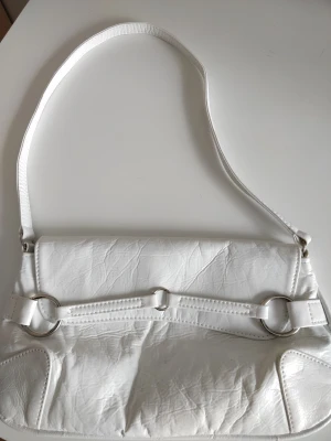 Söt väska - Söt väska som jag köpt second hand men inte fått användning av, fint skick!❤️