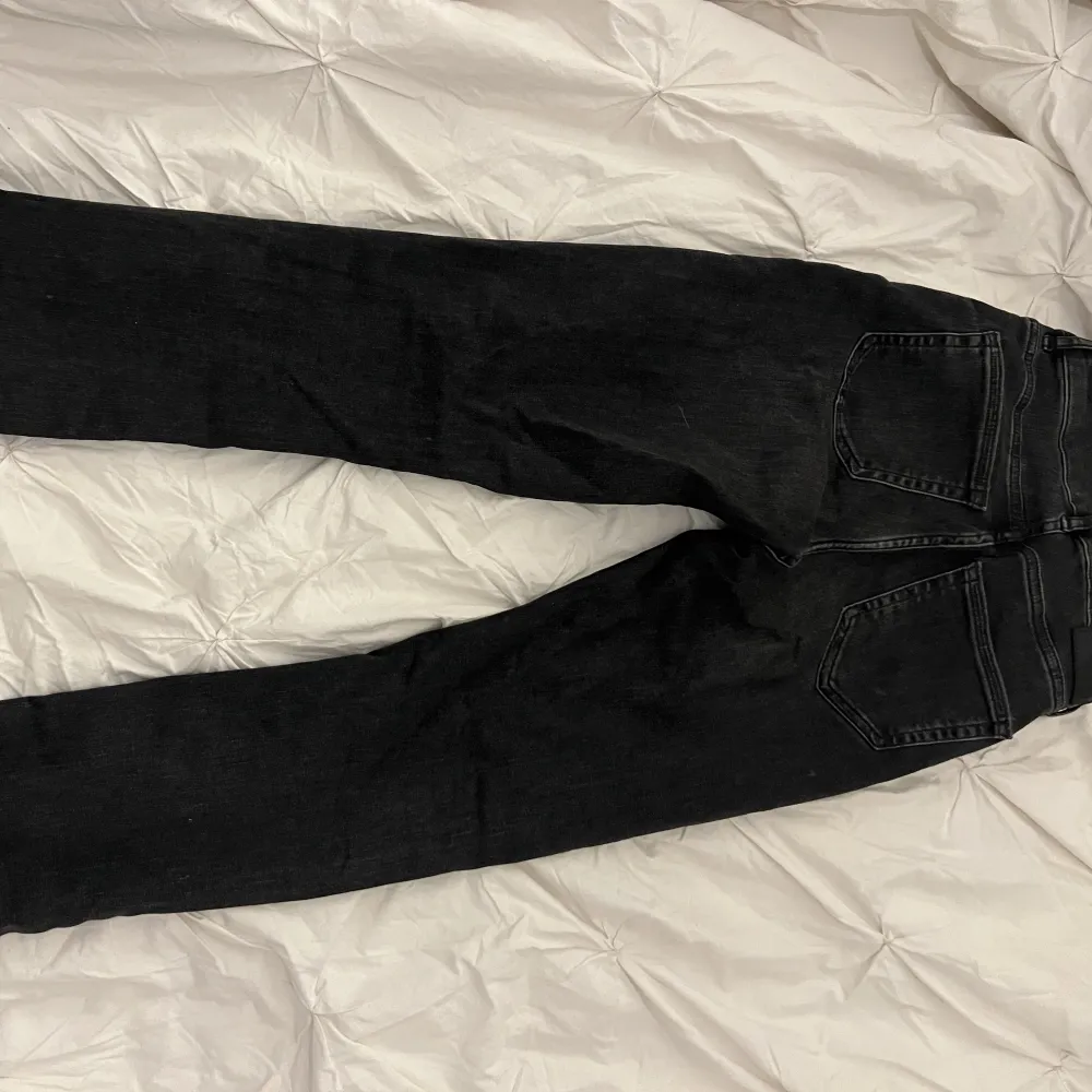 Jeans från zara i storlek 23 men passar även 36. Jeans & Byxor.