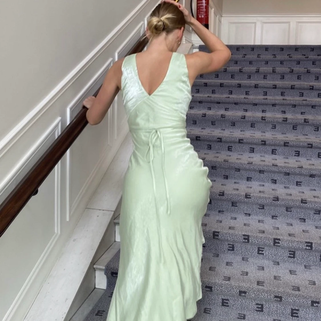 Grön silkes klänning