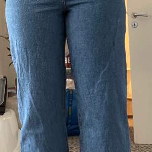 Aldrig använda jeans från Lindex, perfekta med raka ben. Storlek 42, skulle säga att de passar en 40 också!