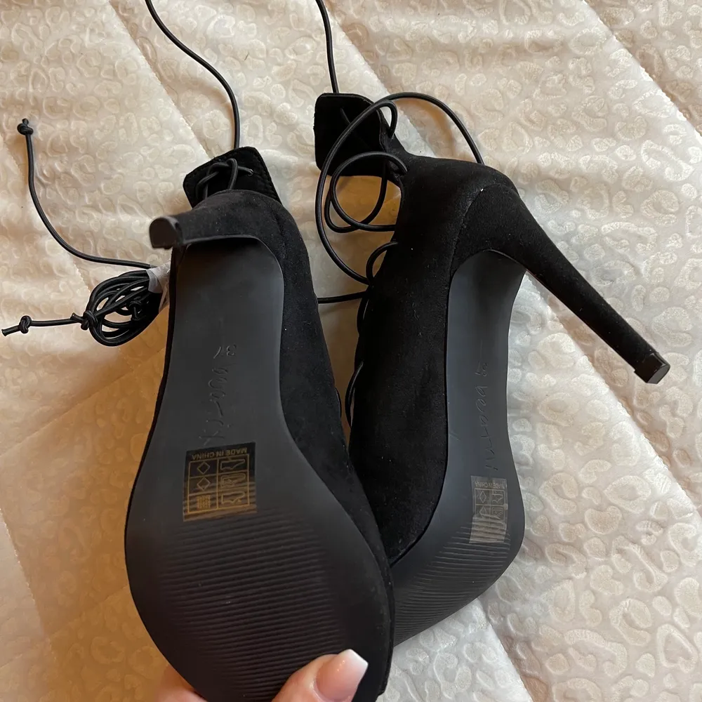 Skor från NAKD - oanvända svarta skor. Med snörning . Skor.