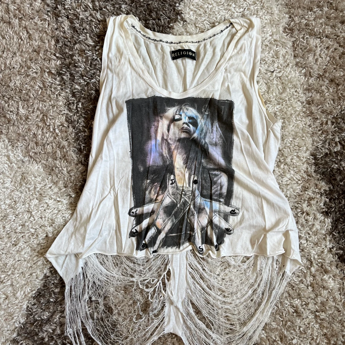 Linne med uppriven rygg