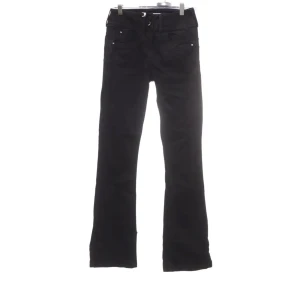 Lågmidjade Jasper Conran jeans - Köpta från Sellpy men passade inte tyvärr, annars bra skick m.m! 