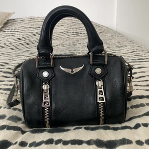 Zadig väska  - Super fin väska från Zadig i mini storlek! Sparsamt använd