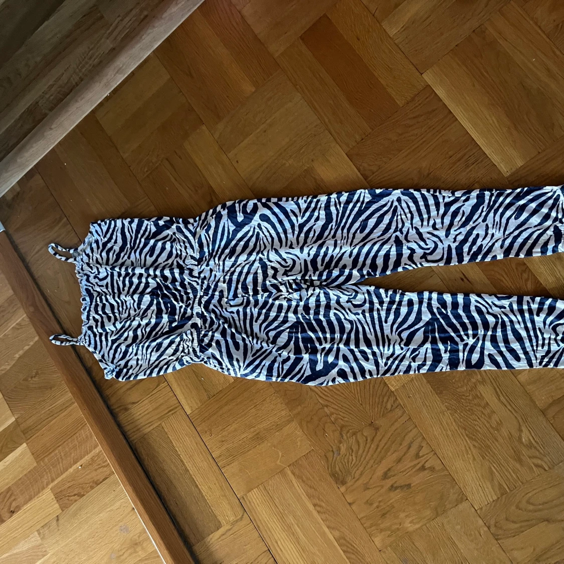 Byxdress med Zebramönster  - 90