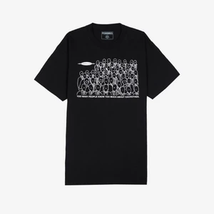 Pleasures Tshirt  - T-shirt från pleasures! Toppskick :) 🖤🖤❤️‍🔥