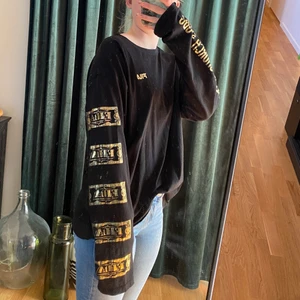 Långärmad tröja från Fila - Betala bara för frakt. Väger om du är intresserad