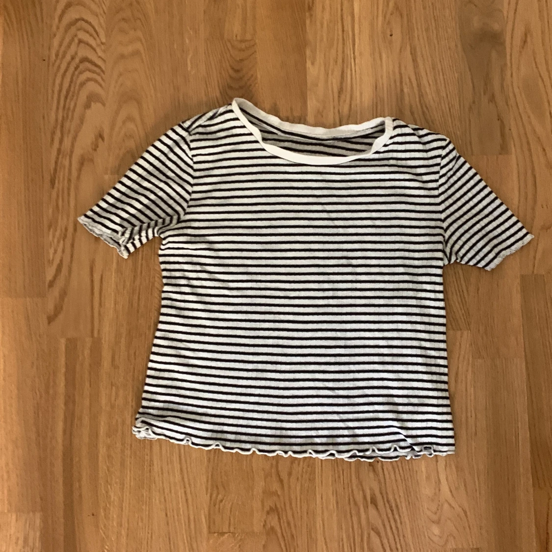 Randig t-shirt🤍 - 90