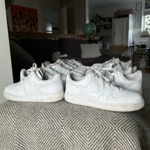 Air force 1 - Säljer nu en massa airforce 1 i storlekarna: 38, 40, 42,5, 43 och 44,5.  Alla är i bra skick. 599 styck alternativt 699 för ett par som är i princip nyskick.  Skicka ej pm om du inte är seriöst intresserad😊