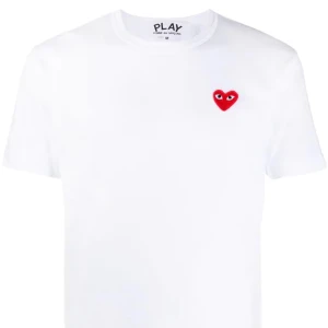 Play t-shirt  - Säljer min i princip helt oanvända play t-shirt då den ej kommer till användning! Passar både killar och tjejer och är storlek M. Köptes på NK runt 1200kr. 