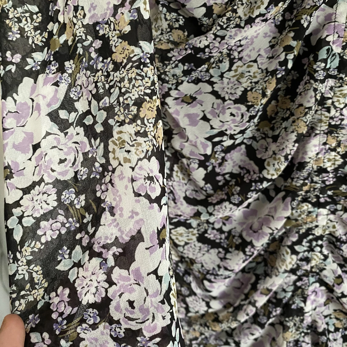 Oanvänd klänning från Gina - 90