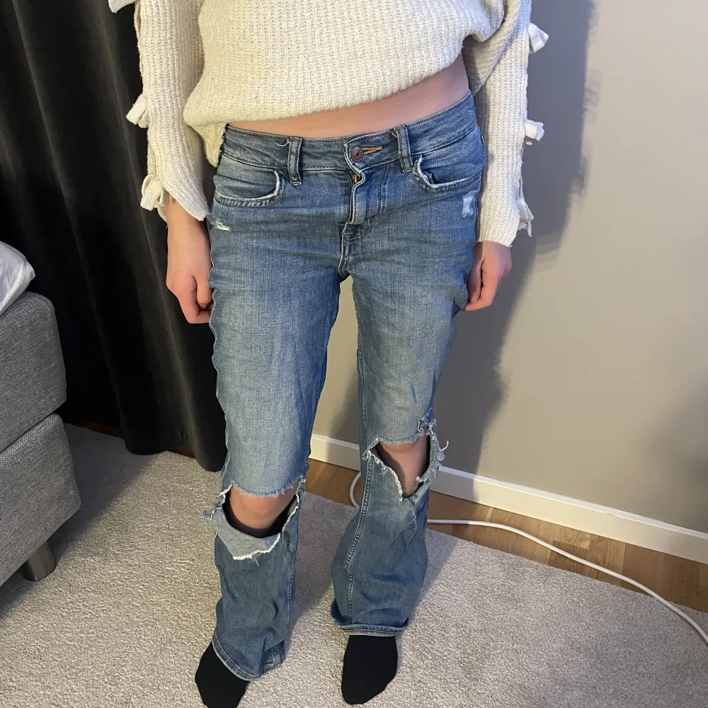 Säljer dessa skit snygga jeans!💕. Jeans & Byxor.