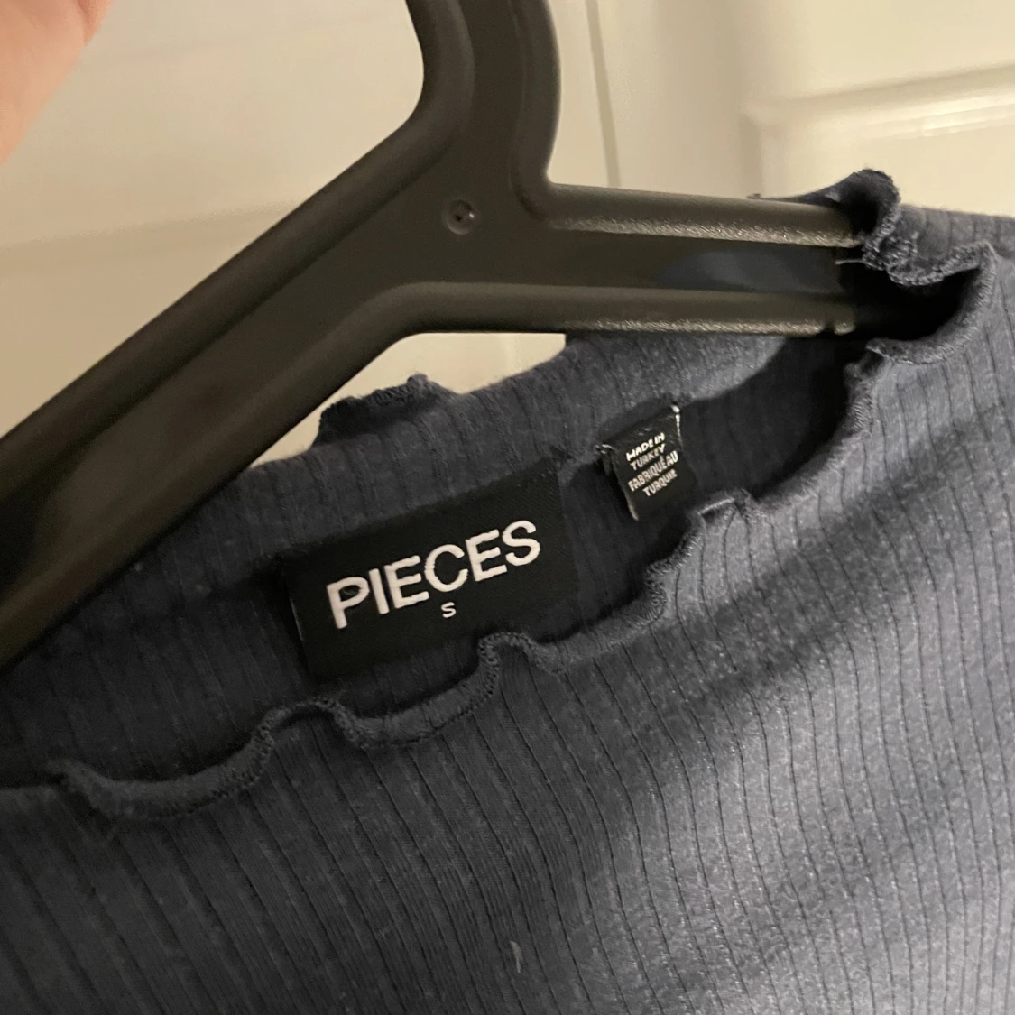 Mörkblå tröja - 91