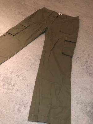 Baggy pants with pockets  - de är nya