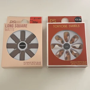 Lösnaglar - Säljer dessa lösnaglar som har tyvärr inte kommit till användning. Köpta från Primark. Kommer med nagellim. Priserna står på bilderna <3 Kan köpas separat eller tillsammans för 36kr (jag står för frakten).  