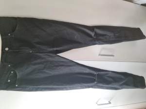 Svarta jeans från Nudie jeans med | Plick Second Hand