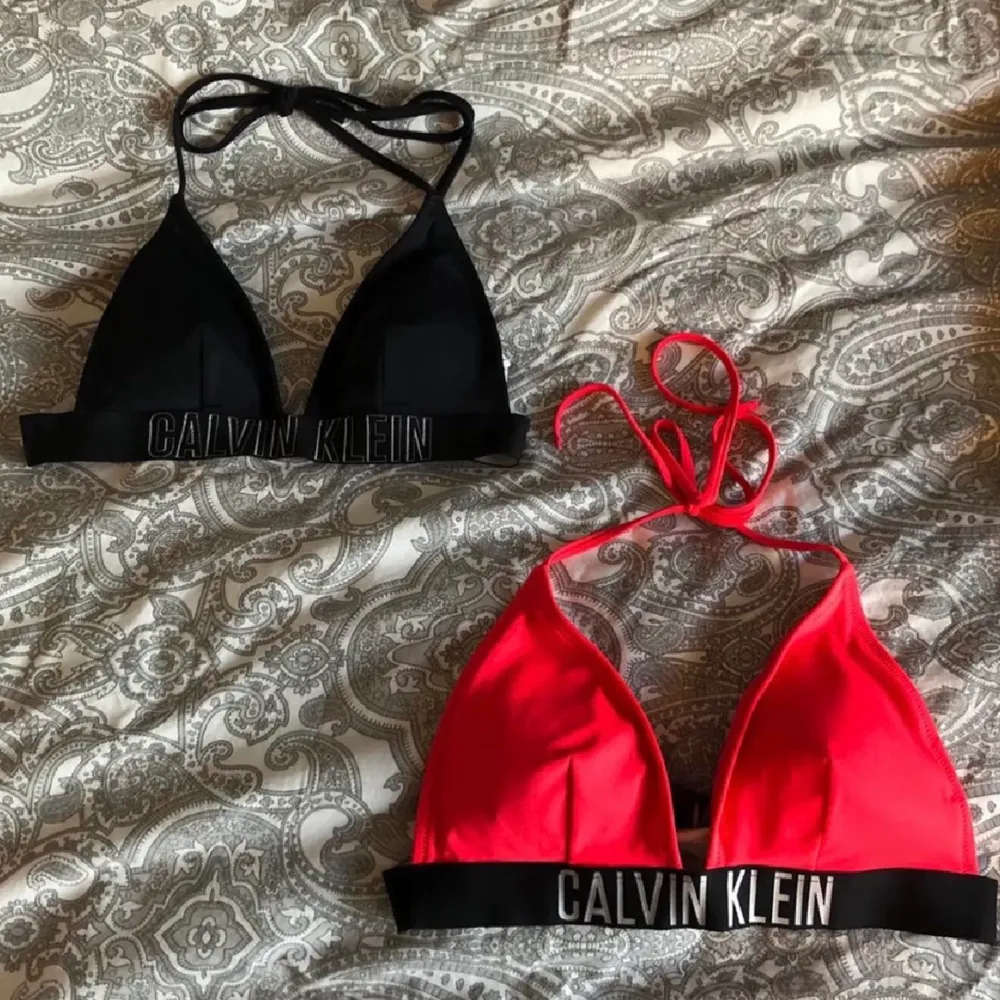 Bikini från Calvin Klein, storlek S och XS. Använda fåtal gånger💘. Övrigt.