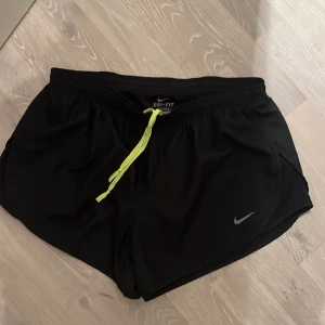 Tränings shorts - Aldrig använda