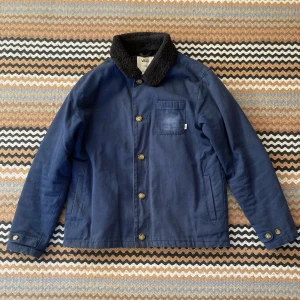 Vans jacka  - Sliten och goo vans jacka. Bra vår/höstjacka 