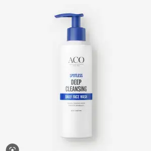 Aco spotless daily face wash och daily face toner. Helt nya, aldrig använda. Passar dig med lite oljig och acnebenägen hy. 80 kr för båda.