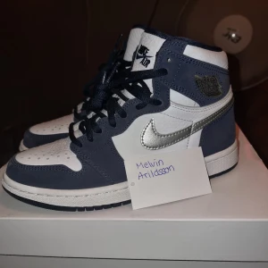 Air jordan 1 midnight - Jordan 1 HIGH midnight  Size 37,5 allt og följer med, toppen skick