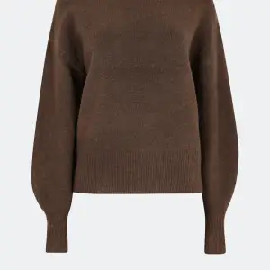 Säljer denna bruna stickade tröja från bikbok!  Storlek XS, nypris 299kr säljer för 175 💕 Använd 1-2 gånger