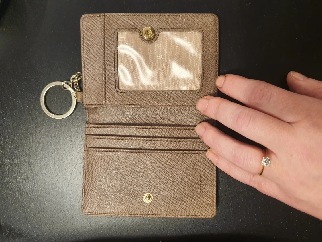 Korthållare DKNY - 90