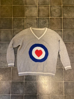 Stickad tröja - Inte Reckless Scholars!! Passar S/M. 