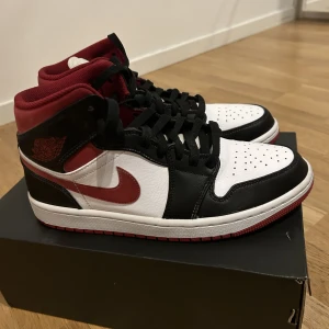 Jordan 1 Gym red - Helt nya Jordan 1, nyskick. OG. Gym red