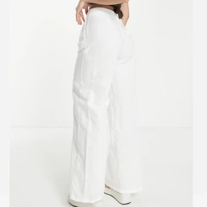 Linnebyxor  - Skitsnygga linnebyxor från bershka, helt nya med lappen kvar, säljer då jag har för många💕