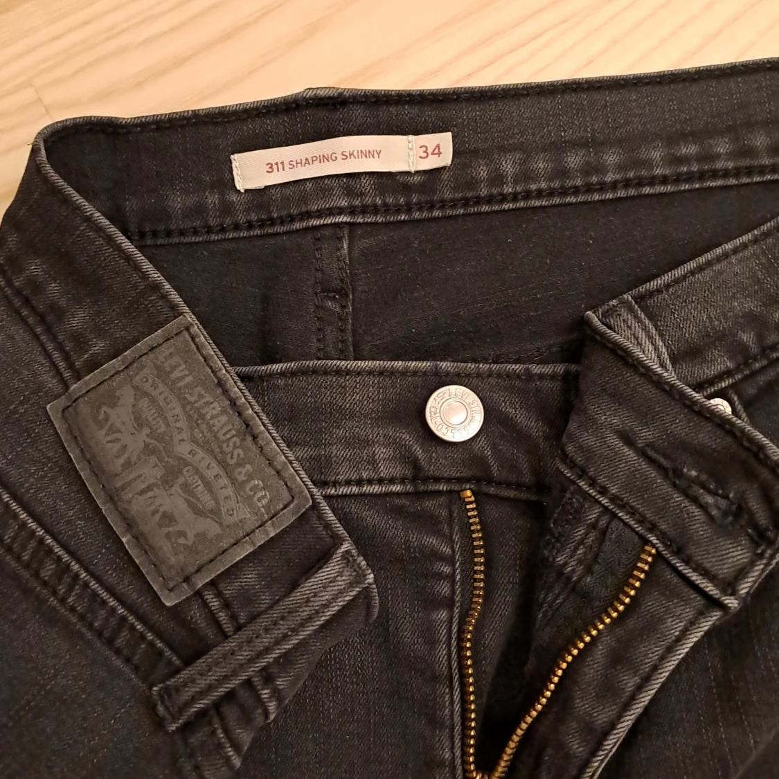 Levi's svarta jeans  - 91