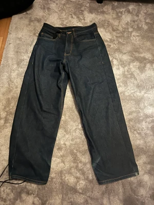 Bewider - Dem är i bra skick har inte använt dem så mycket och pris kan diskuteras men tänker mig runt 400-600kr. Köpta för 900kr 