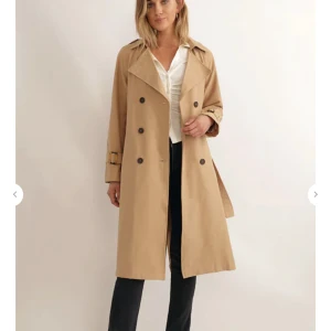 Beige kappa / trenchcoat  - Helt oanvänd kappa från Chiquelle 