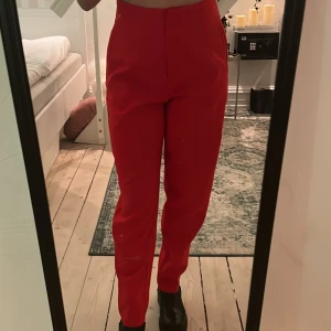 Kostymbyxor - Jättefin och skön Material Aldrig använd 