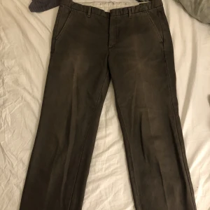 Prada byxor - Väldigt fina gröna vintage prada byxor köpta från herr judit för 900kr. Storlek 52