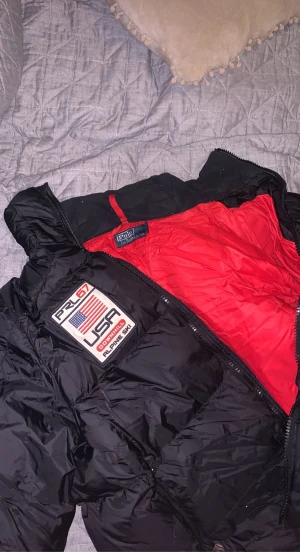 Polo Ralph Lauren jacka  - Strl M  Äkta Använt en vinter  Nyskick 