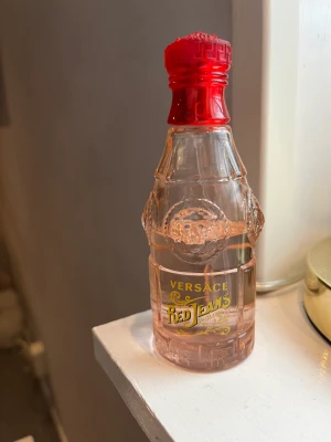 Versace parfym - Versece parfym, 60% kvar av 75ml!