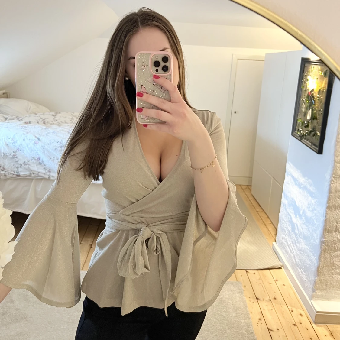 Glittrig blus från Bubbelroom