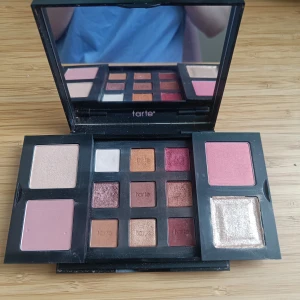 Tarte Face and Eye Palette - Sparsamt använd.